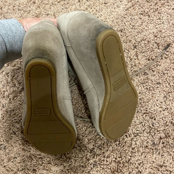 Taupe Tom Wedges - Picture 4 of 5